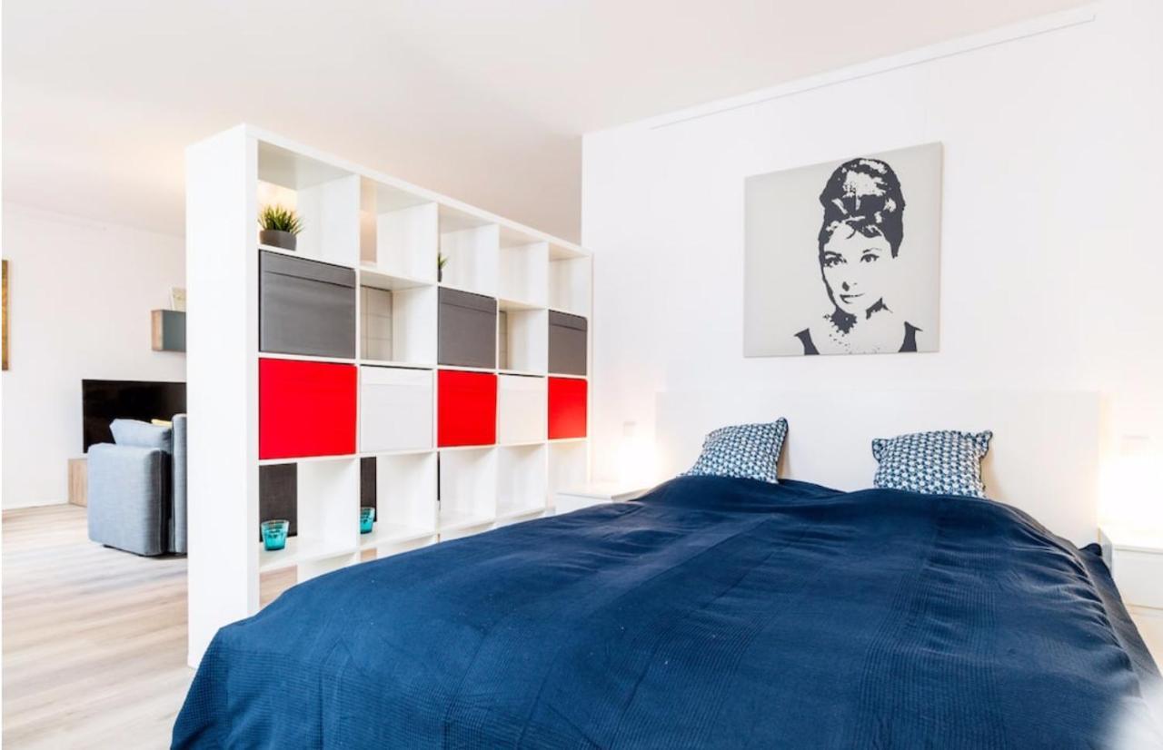 Homefy Oldtown Apartment - 6 People - 2 Bath - Balcony - Top Location Düsseldorf Zewnętrze zdjęcie