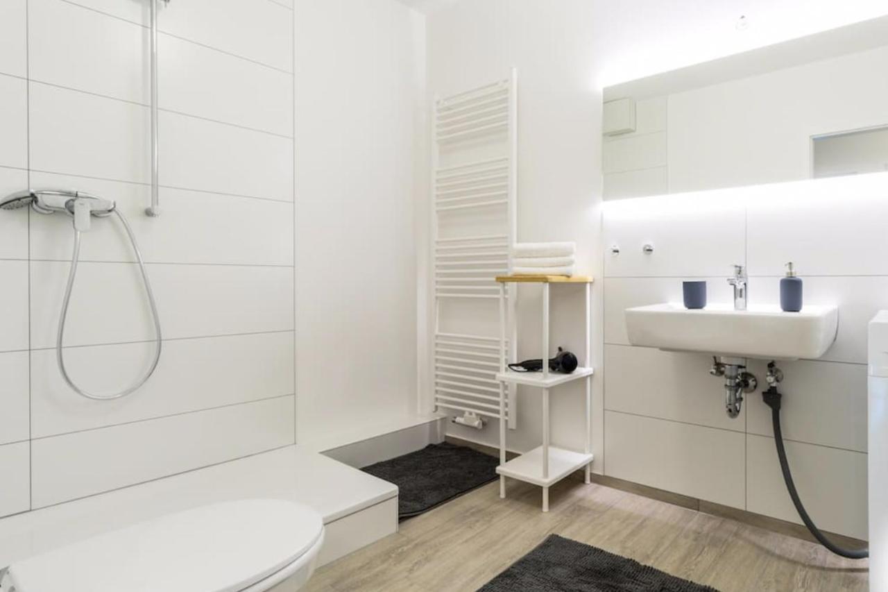 Homefy Oldtown Apartment - 6 People - 2 Bath - Balcony - Top Location Düsseldorf Zewnętrze zdjęcie