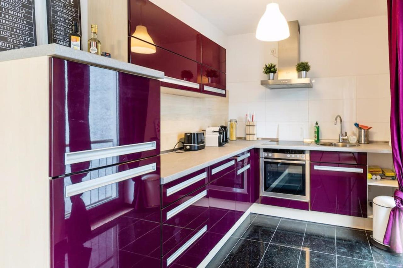 Homefy Oldtown Apartment - 6 People - 2 Bath - Balcony - Top Location Düsseldorf Zewnętrze zdjęcie